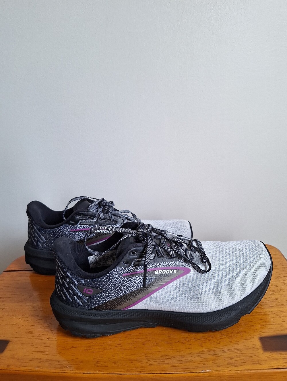 Brooks Women's Launch 10 Neutral Running Size 8B - Picture 2 of 12